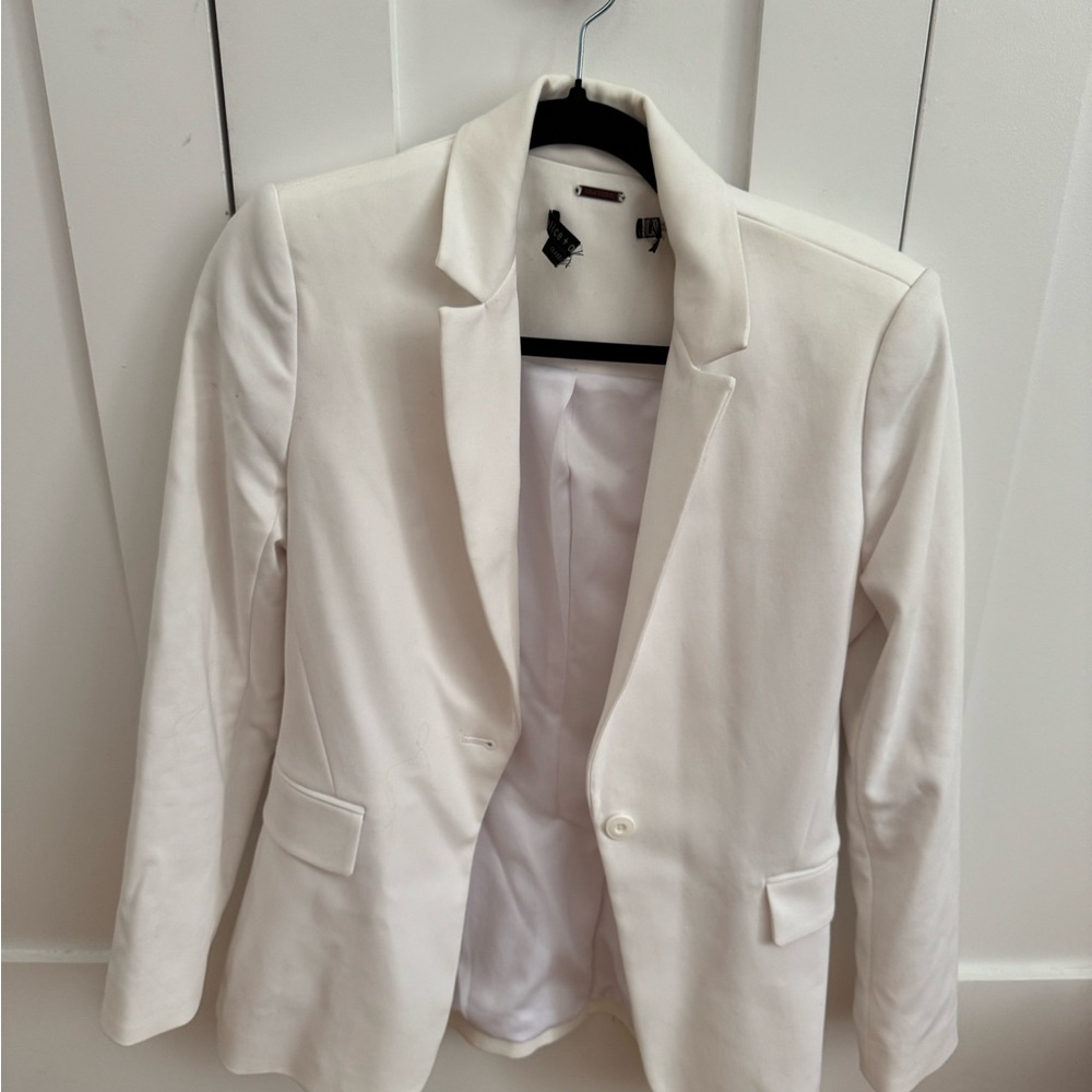Alice + Olivia White Blazer with Structured Shoulders